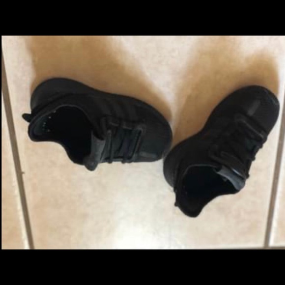 All black toddler adidas size 7 - Picture 2 of 5